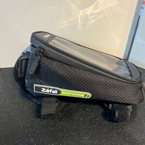 Zefal Black Smart Charge Men Bag